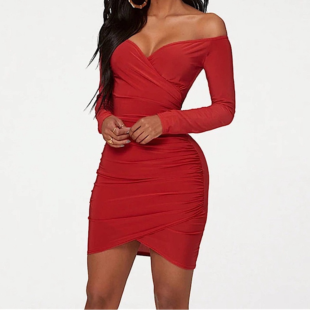 Prettylittlething | PLT | red long sleeve Rushed Dress size: 4